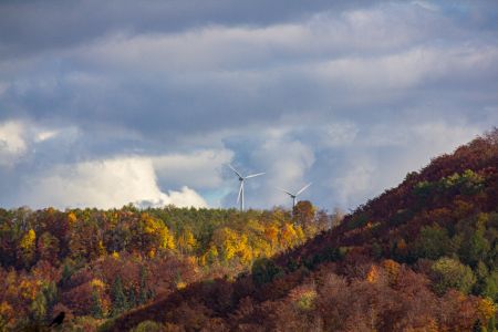Blick zu den Windanlagen bei Melchingen Blick zu den Windanlagen bei Melchingen